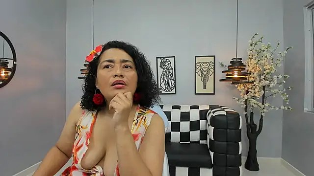Bianca Millf online show from May 14, 2026, 3:46 am