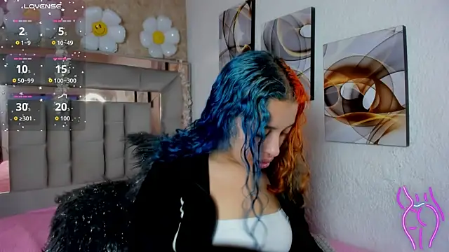 Snapshot of Cristall_ravven chatting on November 7, 2025, 3:01 pm Cristall ravven online show from November 7, 2025, 3:01 pm