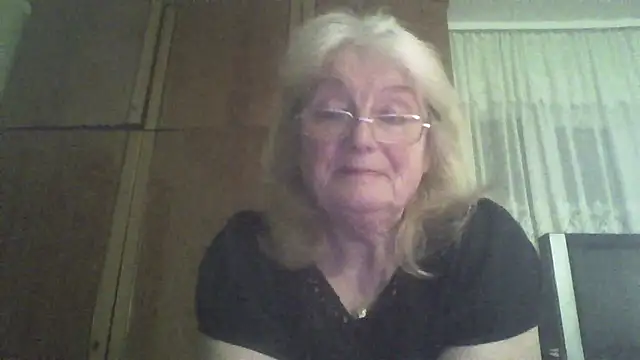 Snapshot of AmyLove353 chatting on April 2, 2026, 8:39 pm AmyLove353 online show from April 2, 2026, 8:39 pm