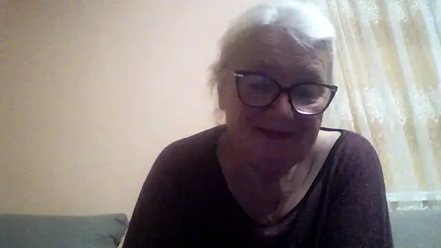 AmyLove353 online show from June 14, 2026, 8:00 pm