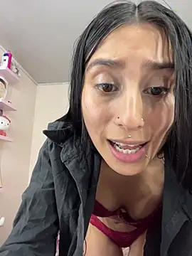 Violeet-Smith online show from November 14, 2025, 8:29 pm