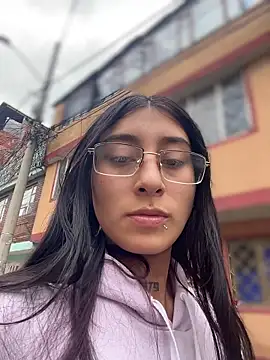 Violeet-Smith online show from April 17, 2026, 6:00 pm