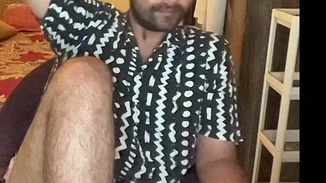 Snapshot of MakeMeAwareAah chatting on October 25, 2025, 4:35 pm MakeMeAwareAah online show from October 25, 2025, 4:35 pm