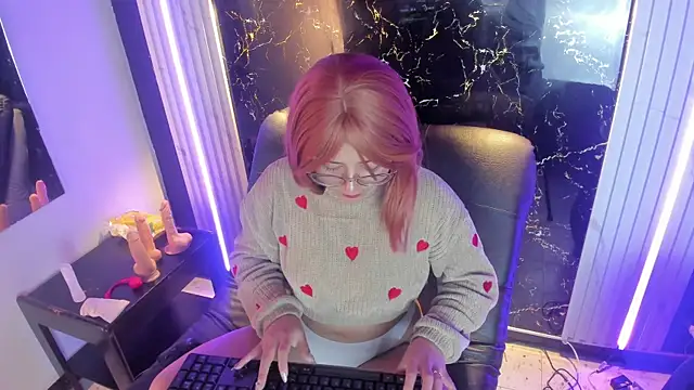 Snapshot of Juliexxxtasy chatting on November 8, 2025, 11:32 am Juliexxxtasy online show from November 8, 2025, 11:32 am