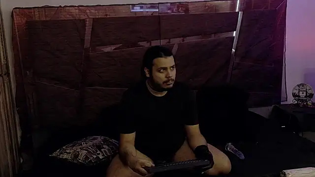 Snapshot of DemienMdivani chatting on November 20, 2025, 5:18 am DemienMdivani online show from November 20, 2025, 5:18 am