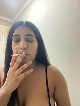 Snapshot of Your_Girl_Zara chatting on November 18, 2025, 4:11 pm Your Girl Zara online show from November 18, 2025, 4:11 pm