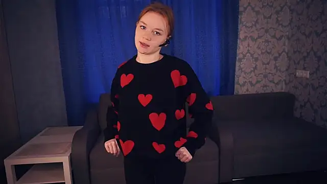 KarlynGow online show from November 20, 2025, 6:35 am