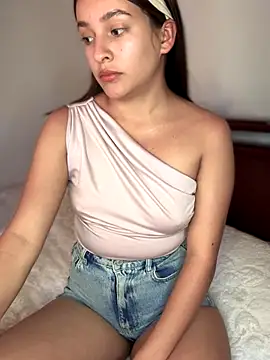 Talia Bonet online show from November 15, 2025, 3:19 pm