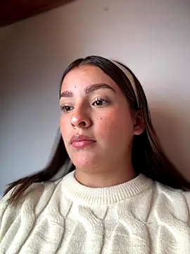 Talia Bonet online show from November 17, 2025, 4:13 pm