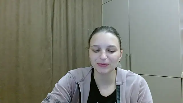 Snapshot of ElisSky301 chatting on November 12, 2025, 8:30 pm ElisSky301 online show from November 12, 2025, 8:30 pm