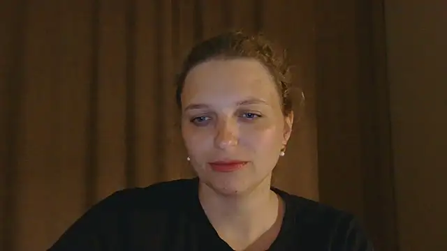 ElisSky301 online show from June 2, 2026, 7:38 pm