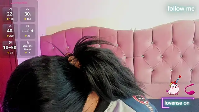 Snapshot of Sara_Moon_18 chatting on October 25, 2025, 8:25 pm Sara Moon 18 online show from October 25, 2025, 8:25 pm