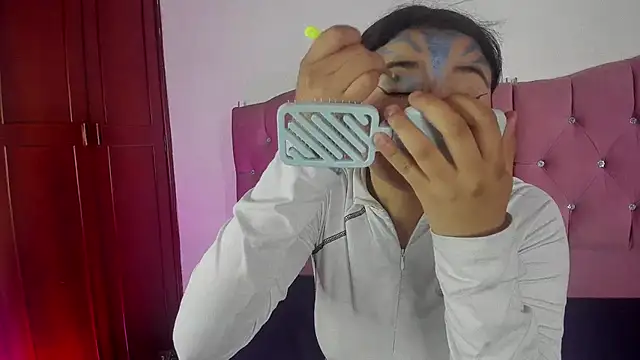 Snapshot of Sara_Moon_18 chatting on October 30, 2025, 8:09 pm Sara Moon 18 online show from October 30, 2025, 8:09 pm