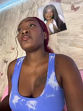 Snapshot of ezlyne-01 chatting on November 7, 2025, 1:05 am ezlyne-01 online show from November 7, 2025, 1:05 am