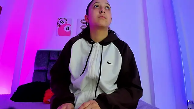 Snapshot of kittymonroe1 chatting on February 19, 2026, 6:04 pm kittymonroe1 online show from February 19, 2026, 6:04 pm