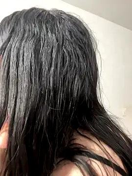 Selena Roa online show from December 19, 2025, 4:14 pm