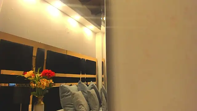 mirandaduboiss online show from January 12, 2026, 12:43 pm