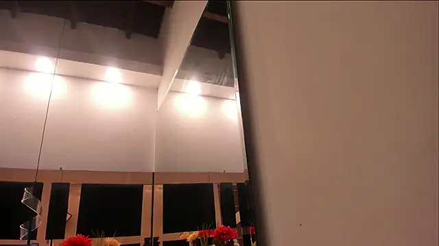 mirandaduboiss online show from March 11, 2026, 4:57 pm