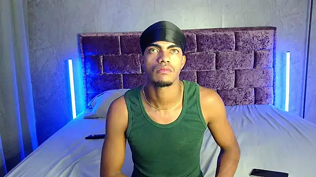 richardd2212 online show from June 14, 2026, 3:30 am
