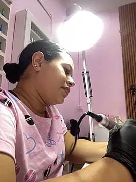 PaulaCruz01 online show from December 15, 2025, 7:51 pm