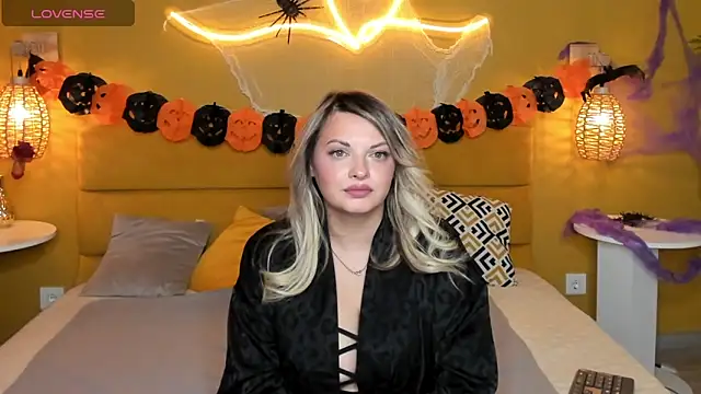 WilmaSanders online show from October 27, 2025, 1:20 am