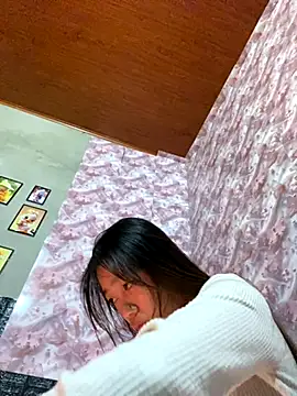 kitty-20x online show from November 24, 2025, 10:20 pm