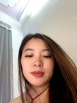 helo-kitty online show from November 9, 2025, 2:48 pm