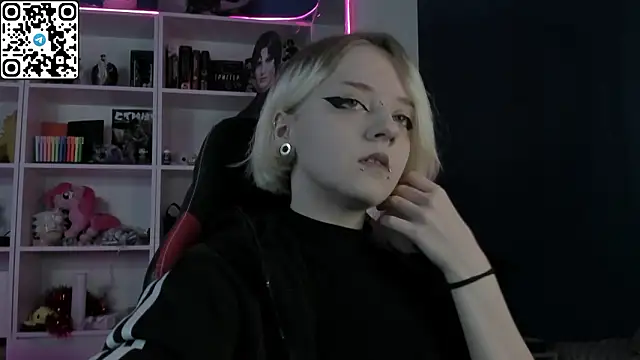 Holy Mistress S online show from February 27, 2026, 9:42 am