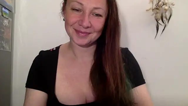 Snapshot of LucyTop chatting on October 22, 2025, 2:17 pm LucyTop online show from October 22, 2025, 2:17 pm