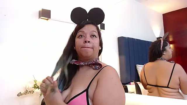 Angyrios online show from October 31, 2025, 1:23 pm