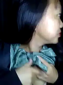 Quynhsumon online show from November 19, 2025, 2:50 pm