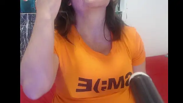 Debora Cienfuegos25 online show from December 2, 2025, 1:33 am