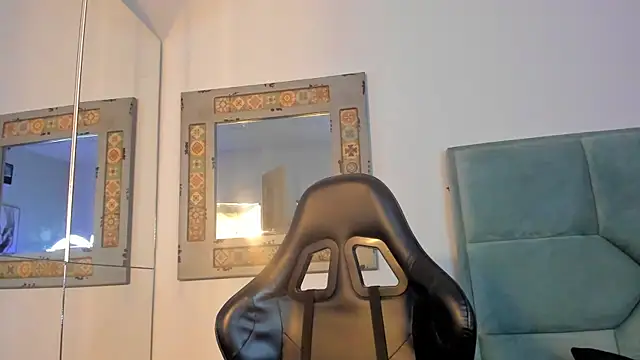 Snapshot of Mr_Strike chatting on November 10, 2025, 3:05 am Mr Strike online show from November 10, 2025, 3:05 am