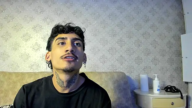 Snapshot of Mr_Strike chatting on November 13, 2025, 2:54 am Mr Strike online show from November 13, 2025, 2:54 am