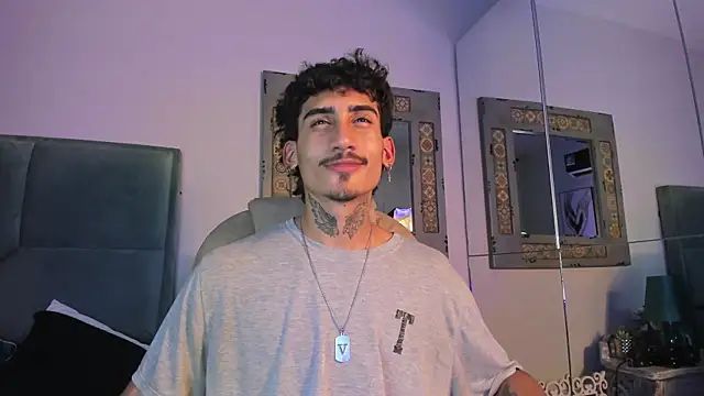 Mr Strike online show from December 21, 2025, 7:21 pm