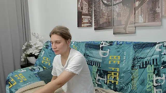 Snapshot of Tenderly_Sophie chatting on November 7, 2025, 2:22 am Tenderly Sophie online show from November 7, 2025, 2:22 am