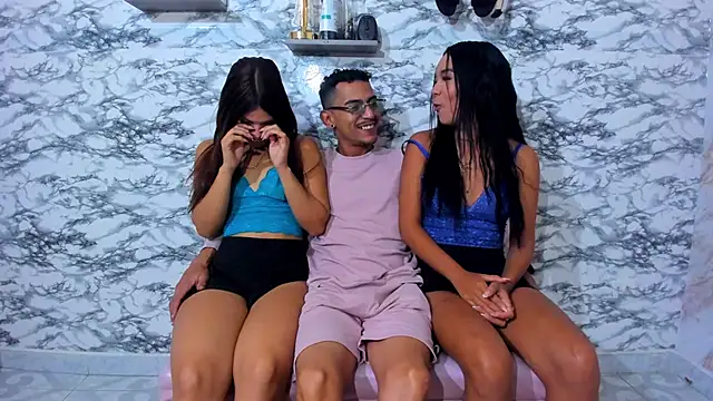 Snapshot of DoublePleasureX_ chatting on November 14, 2025, 5:28 am DoublePleasureX online show from November 14, 2025, 5:28 am