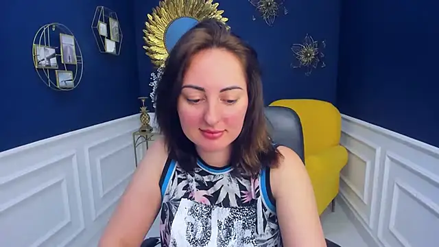 NoraSimons online show from June 28, 2026, 4:51 am