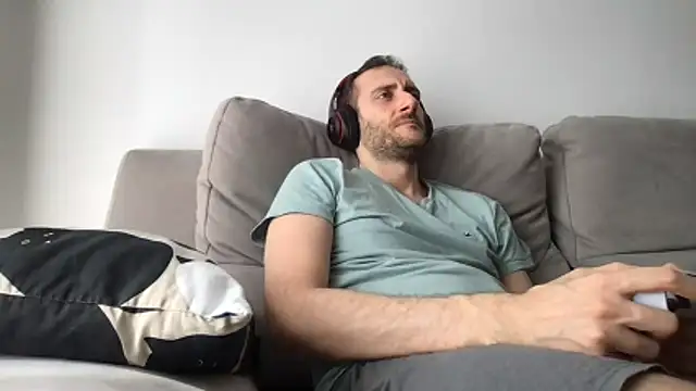 LukaShyGuy online show from June 6, 2026, 7:57 am