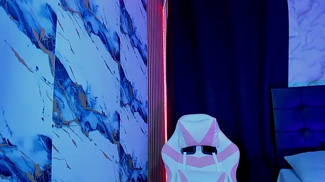 Scarlet DLuce online show from February 9, 2026, 9:02 am