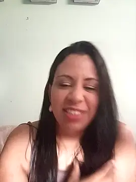 LeilaTaylor online show from November 15, 2025, 1:29 pm