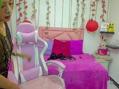 Snapshot of kataleya_bella chatting on October 28, 2025, 8:00 pm kataleya bella online show from October 28, 2025, 8:00 pm