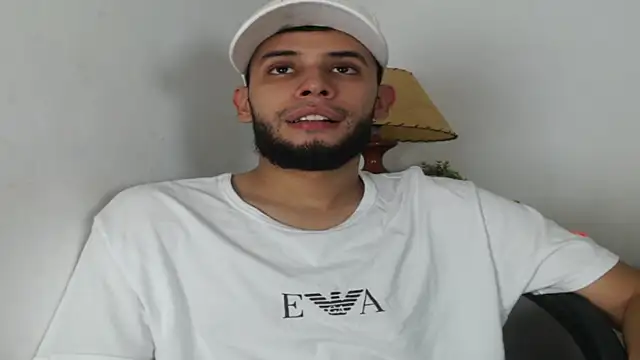 Snapshot of Maxcole_07 chatting on November 8, 2025, 9:35 pm Maxcole 07 online show from November 8, 2025, 9:35 pm