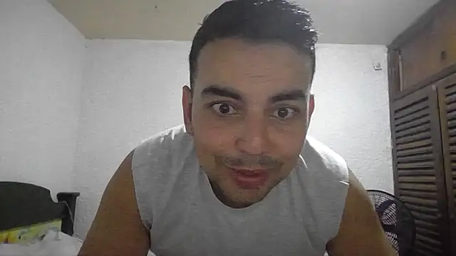 Snapshot of axel_jhones_ chatting on November 4, 2025, 10:53 pm axel jhones online show from November 4, 2025, 10:53 pm