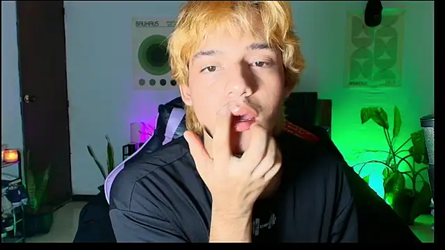 Snapshot of Habel__moretti chatting on February 21, 2026, 7:37 pm Habel moretti online show from February 21, 2026, 7:37 pm