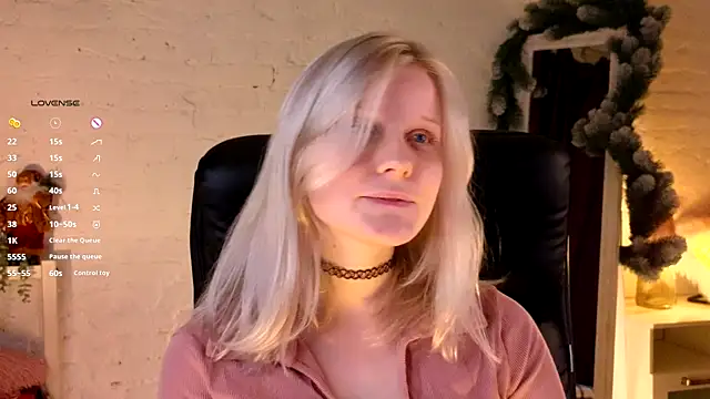 ShineJoan online show from December 4, 2025, 9:34 pm