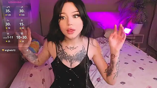 Snapshot of Emma_Kirks chatting on January 14, 2026, 3:39 pm Emma Kirks online show from January 14, 2026, 3:39 pm