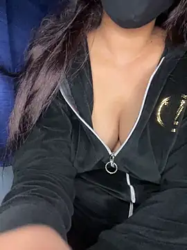 Cute Marina online show from February 9, 2026, 6:12 pm