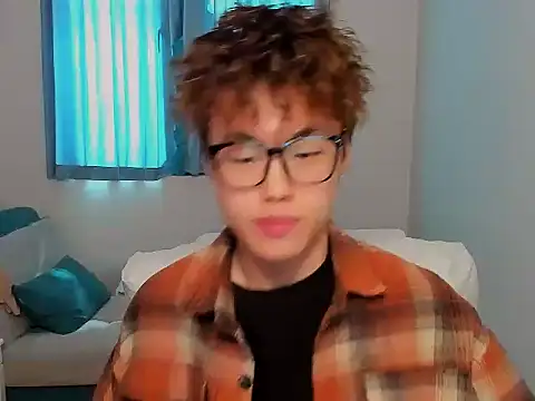 Snapshot of L1kuto chatting on October 23, 2025, 5:07 am L1kuto online show from October 23, 2025, 5:07 am