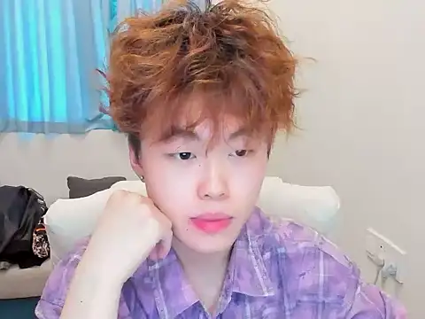 Snapshot of L1kuto chatting on November 2, 2025, 12:57 am L1kuto online show from November 2, 2025, 12:57 am